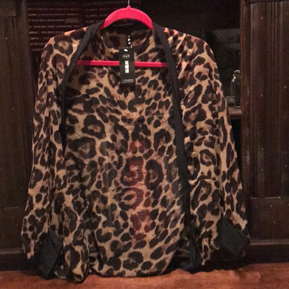 Ladies leopard top